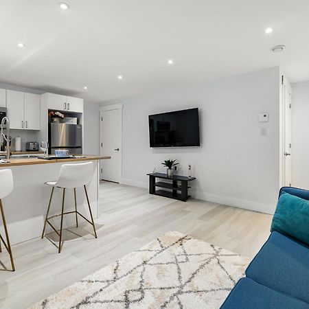 Beautiful 1 Bedroom Apartment - Private Entrance Монктон Экстерьер фото